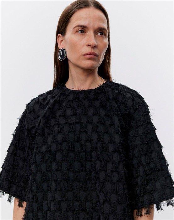  Nori Abstract Fringes Kjole